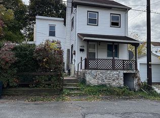 1422 W Holly St, Coal Township, PA 17866