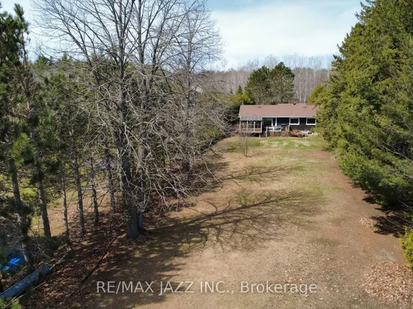 61 Gilbert Rd, French River, ON P0M 1A0