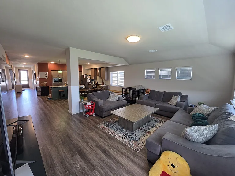 1105 Goldenrod Dr — Photo 7