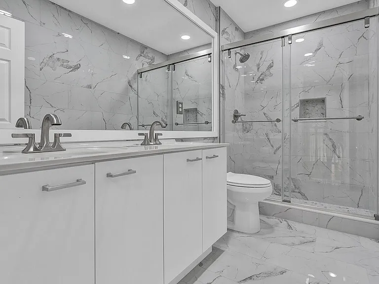 10290 NW 60th Pl — Photo 36