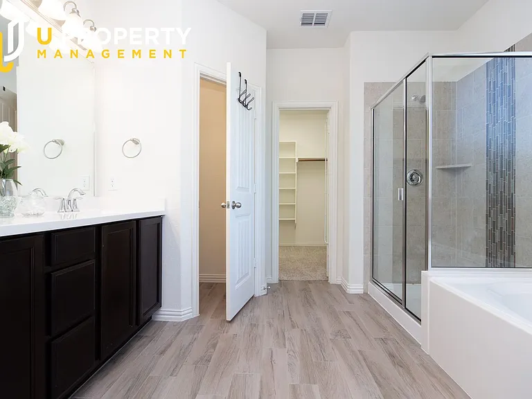 817 Black Hawk Dr — Photo 9