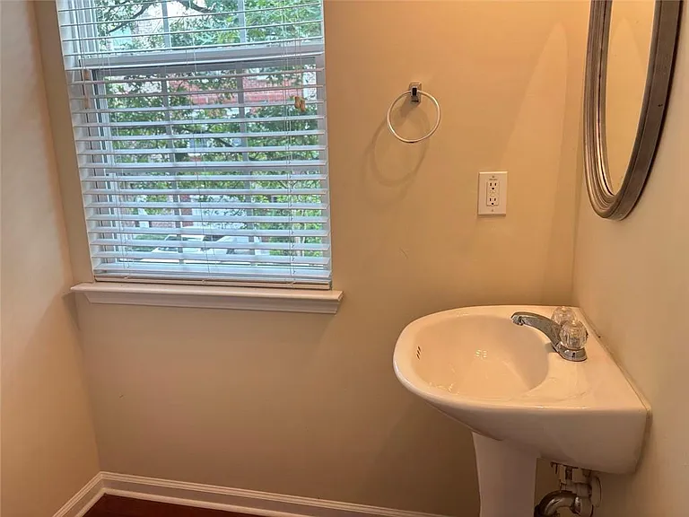 2215 Landing Walk Dr — Photo 8