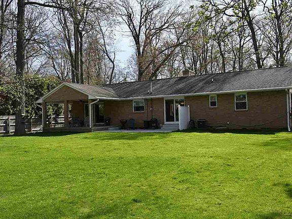 2nd image of 4688 Elm Dr