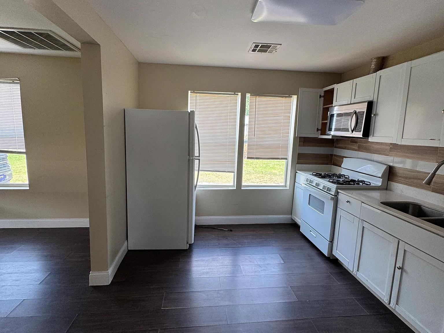 2 bed, 800 sqft, $1,099 — Photo 4