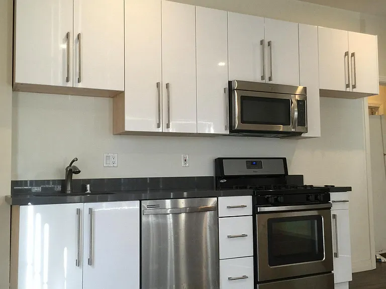 3192 W 7th St — Photo 8