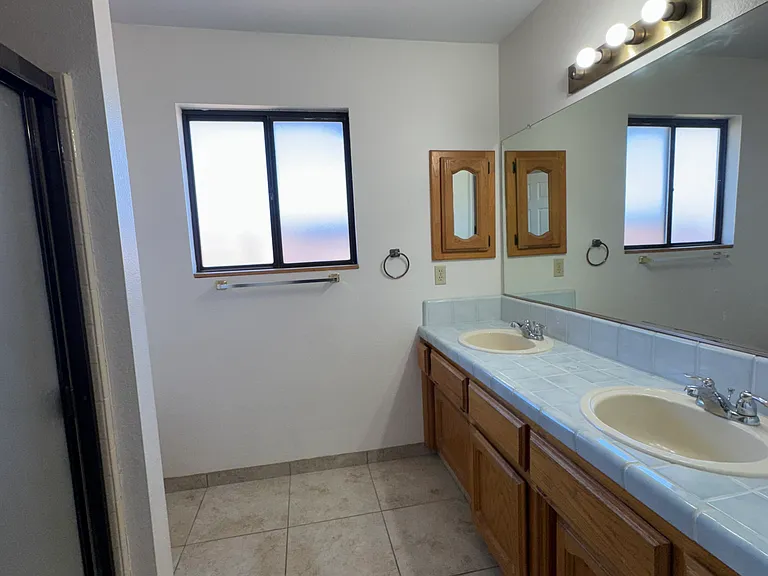9224 Greenwood Ave — Photo 9