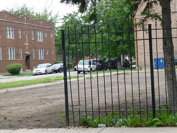 5th image of 1502 N Lockwood Ave