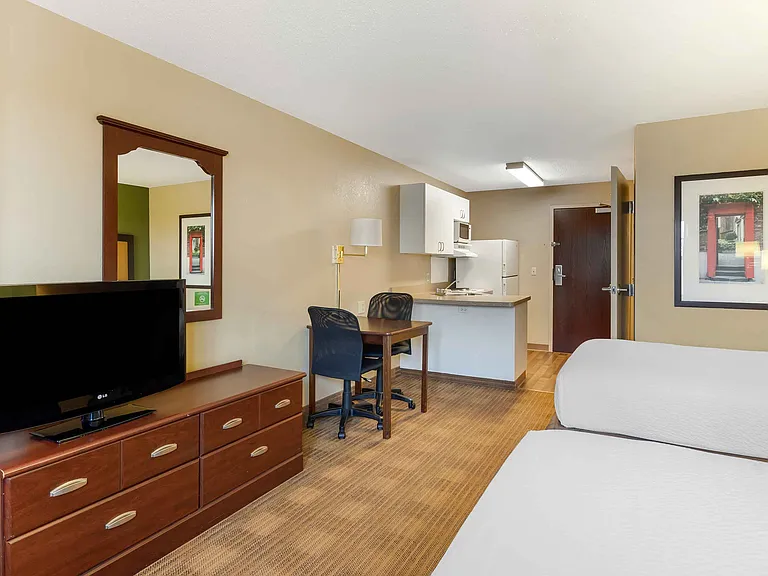 Studio Suite - 2 Full Beds