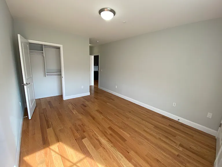 1121 53rd St #12 — Photo 14