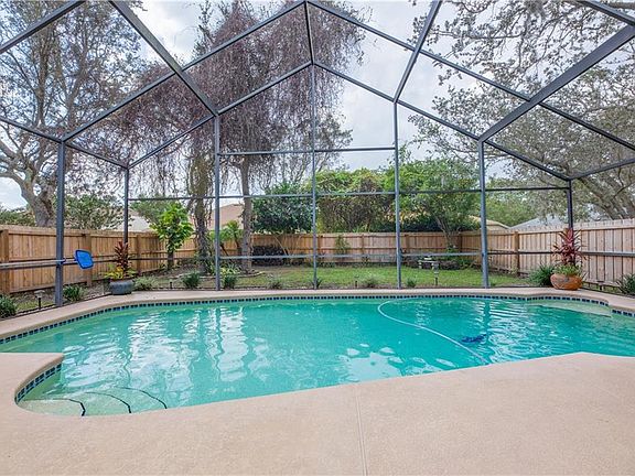 2nd image of 3824 Heritage Oaks Ct