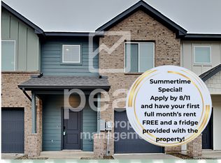 104 Briarwood Ln, Fort Worth, TX 76103