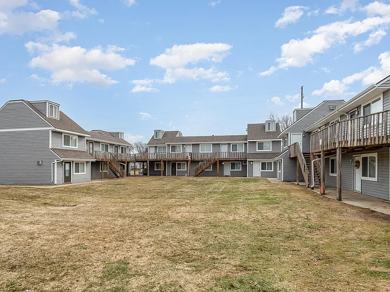 Bay Valley Harbor Apartments — Photo 13