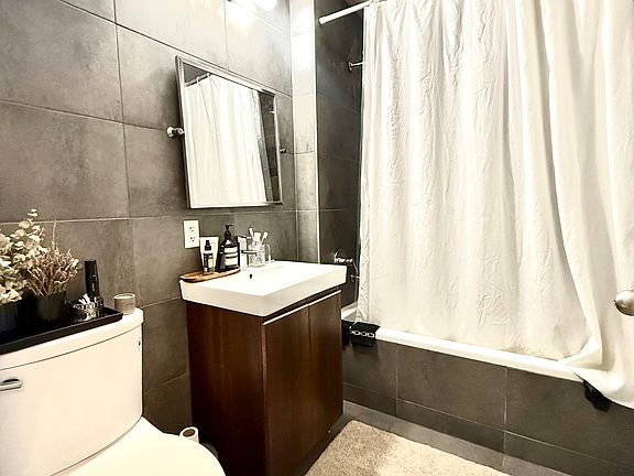 4th image of 41 Kosciuszko St APT 103