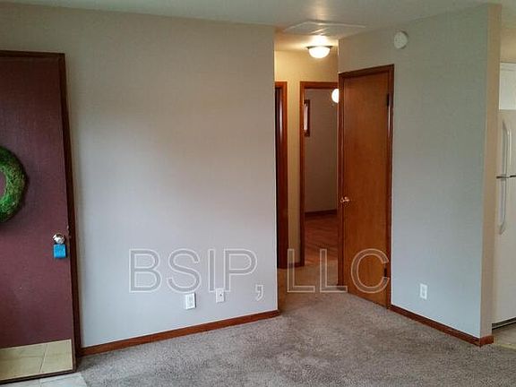 3rd image of 502 NE Freeman Ave