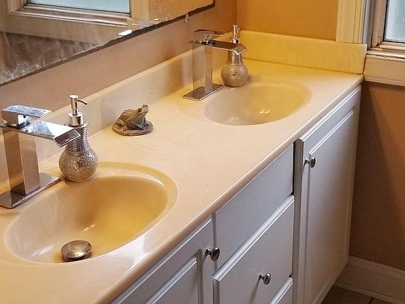 5th image of 1126 W Lombard St