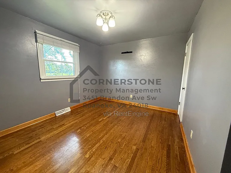 950 Palmer Ave — Photo 13