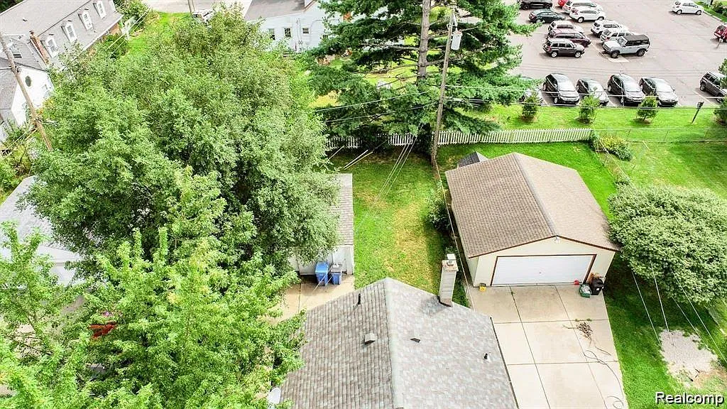 2 bed, 1000 sqft, $1,600 — Photo 3