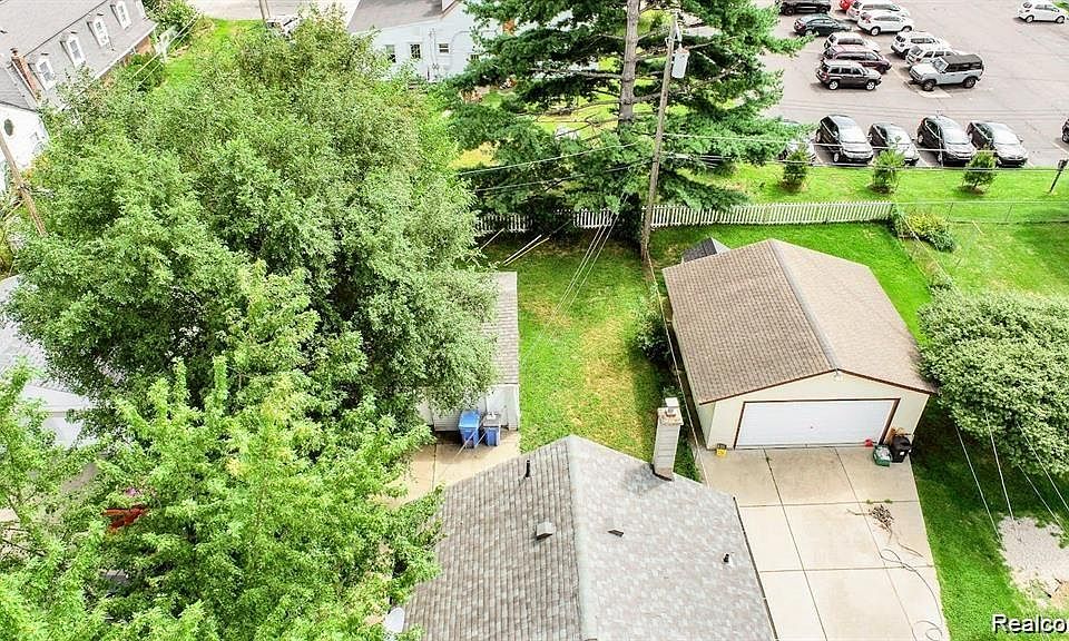 8676 Robindale Ave, photo 3