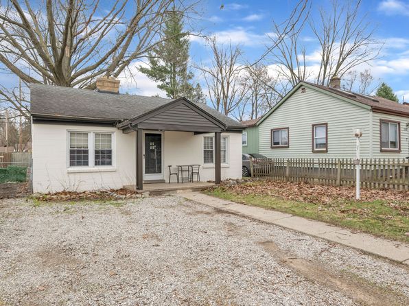 21324 Rensselaer St, Farmington Hills, MI 48336