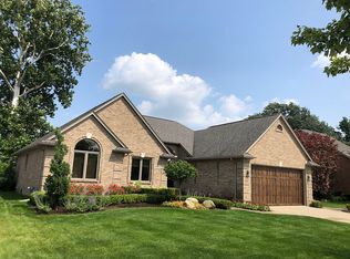 49812 Shenandoah Dr, Macomb, MI 48044