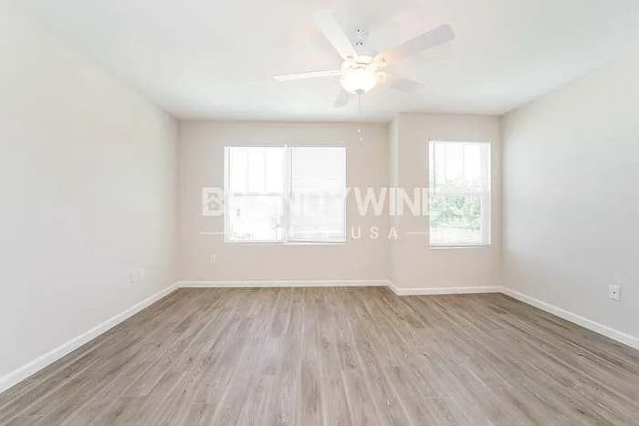 506 Kit St — Photo 15