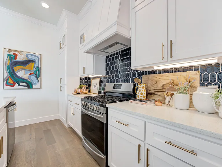 7901 Behr Dr — Photo 23