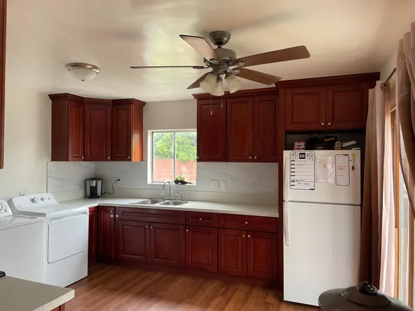 2834 E 63rd St, Long Beach, CA 90805