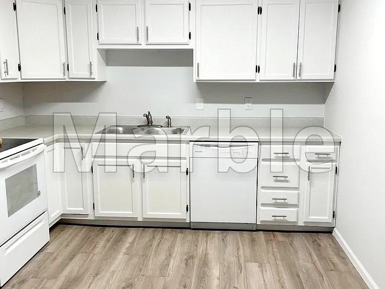 4915 Huntington Ave #6 — Photo 1