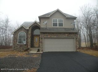473 Crooked Stick Ln, Hazleton, PA 18202