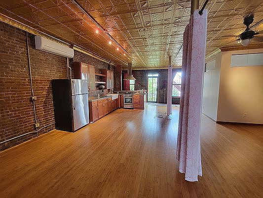 3rd image of 12-15 Jackson Ave #2