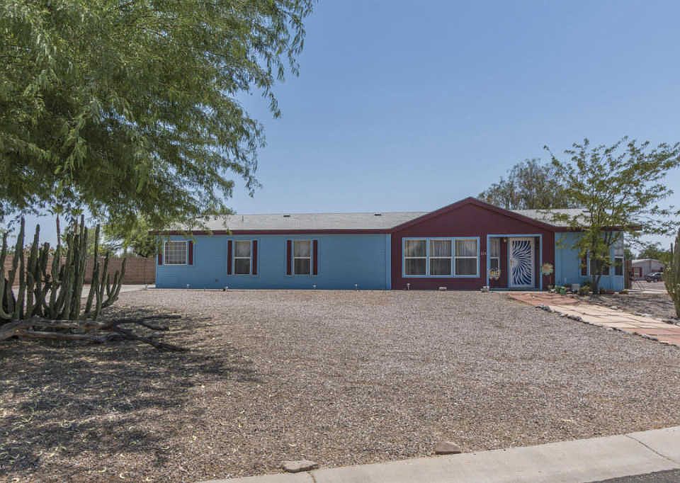 1st image of 725 E Coachwhip Ln