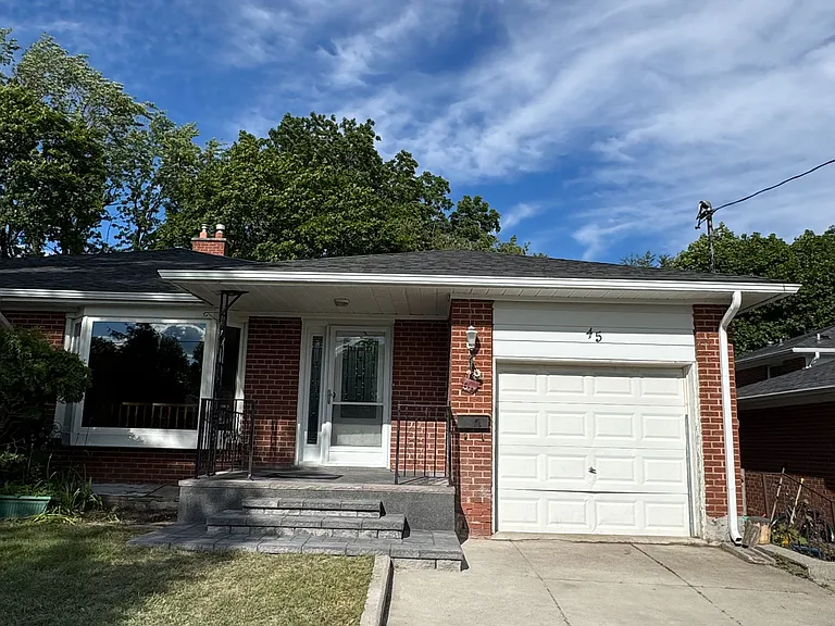 45 Sherwood Forest Dr — Photo 1