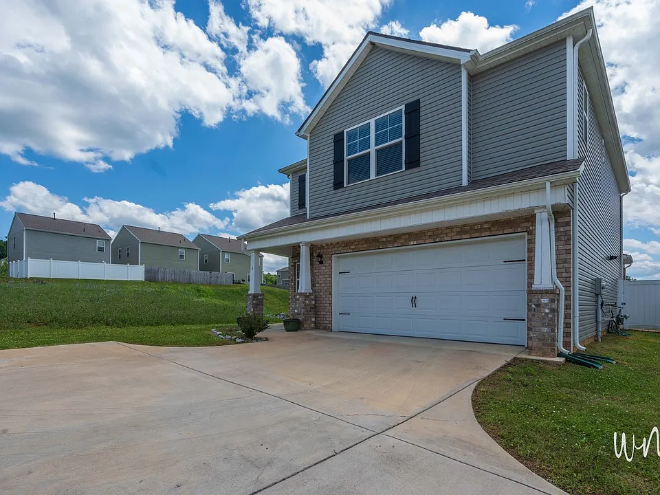 3 Garnet Ct