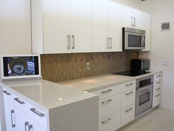 5th image of 126 Eastlake Dr