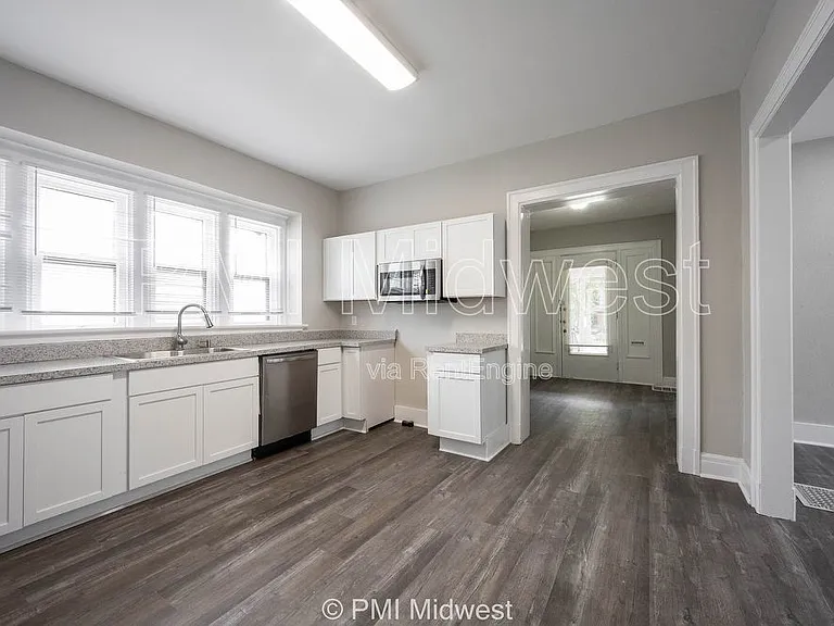 538 W 29th St #B — Photo 39