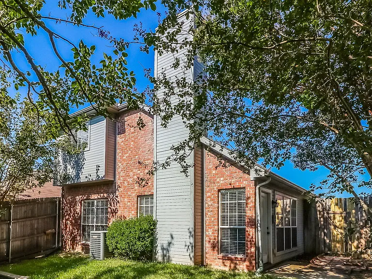 941 Azalia Dr — Photo 15