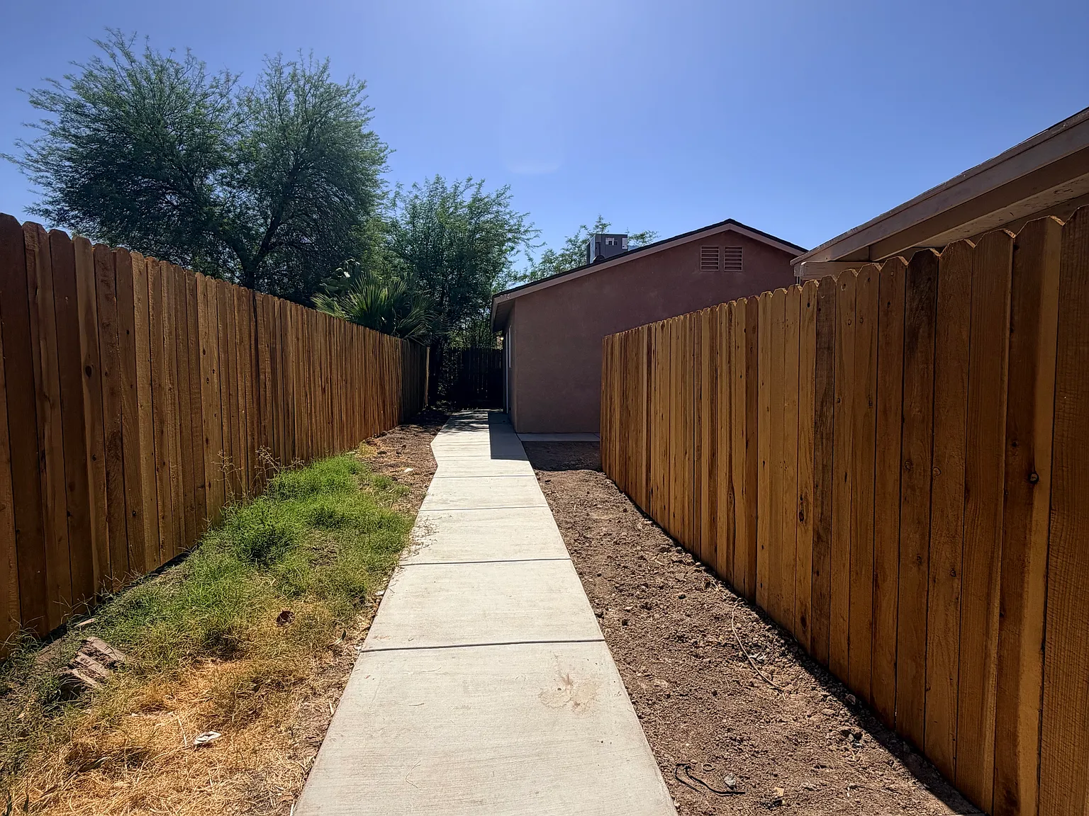 2 bed, 600 sqft, $1,600 — Photo 3