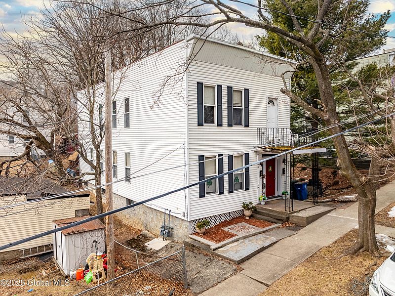 3rd image of 47 Imperial Avenue
