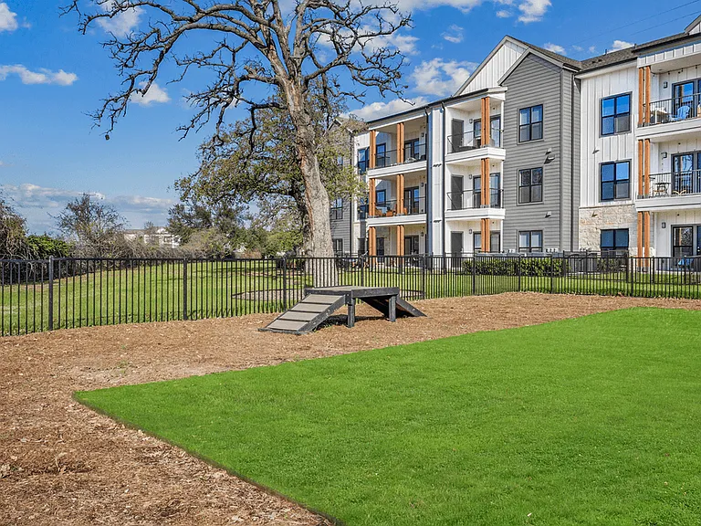 East Vue Ranch Apartments — Photo 27