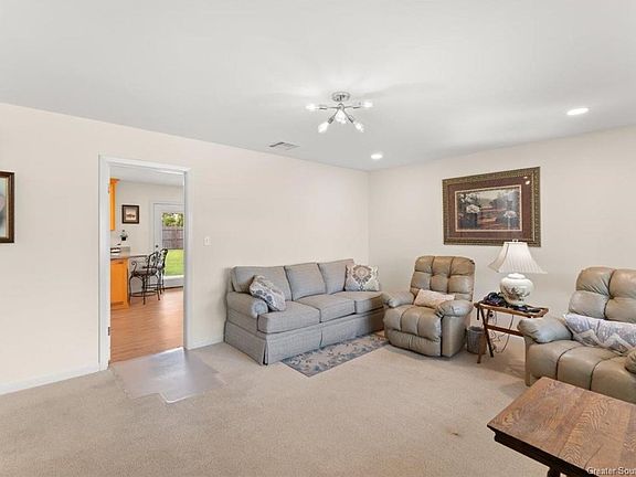 2nd image of 4414 Pleasant Dr