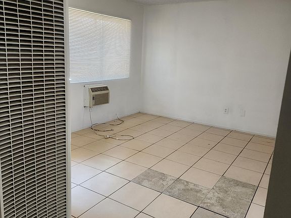 3rd image of 73829 Sunnyslope Dr #A