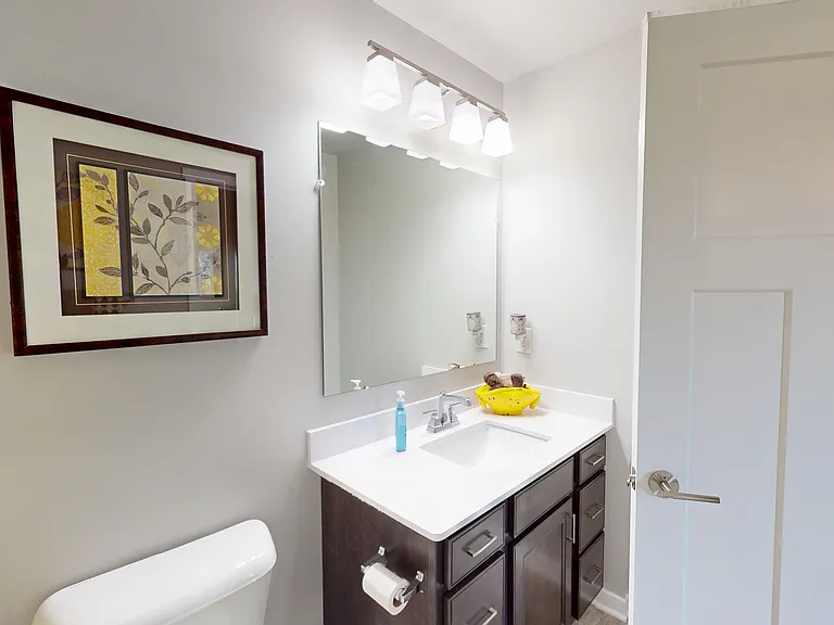 Quartz Counters in Bathrooms
