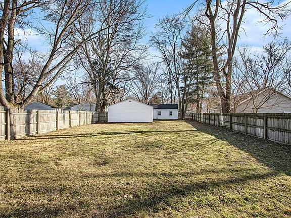 2nd image of 2132 Lewis Dr