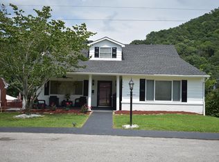 176 Woodland Ave, Hazard, KY 41701