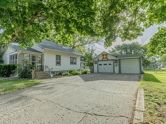 2nd image of 540 7th Ave W