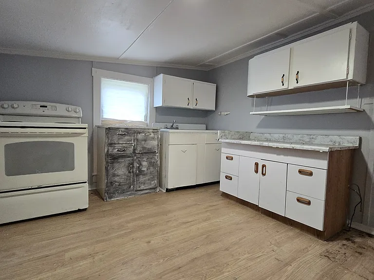 805 E Skagway Ave — Photo 5