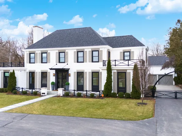 17 Country Club Pl, Bloomington, IL 61701