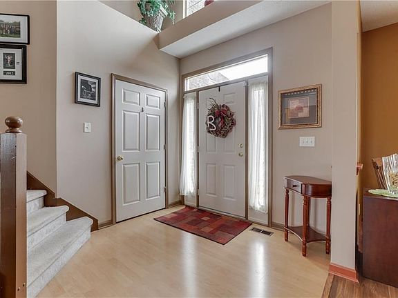 3rd image of 7363 Sycamore Run Dr
