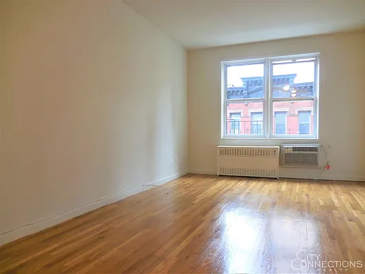 Rented by City Connections Realty | media 20