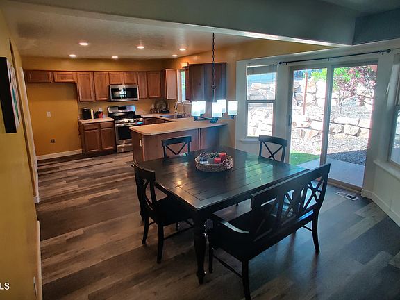 4th image of 332 Waterside Rd